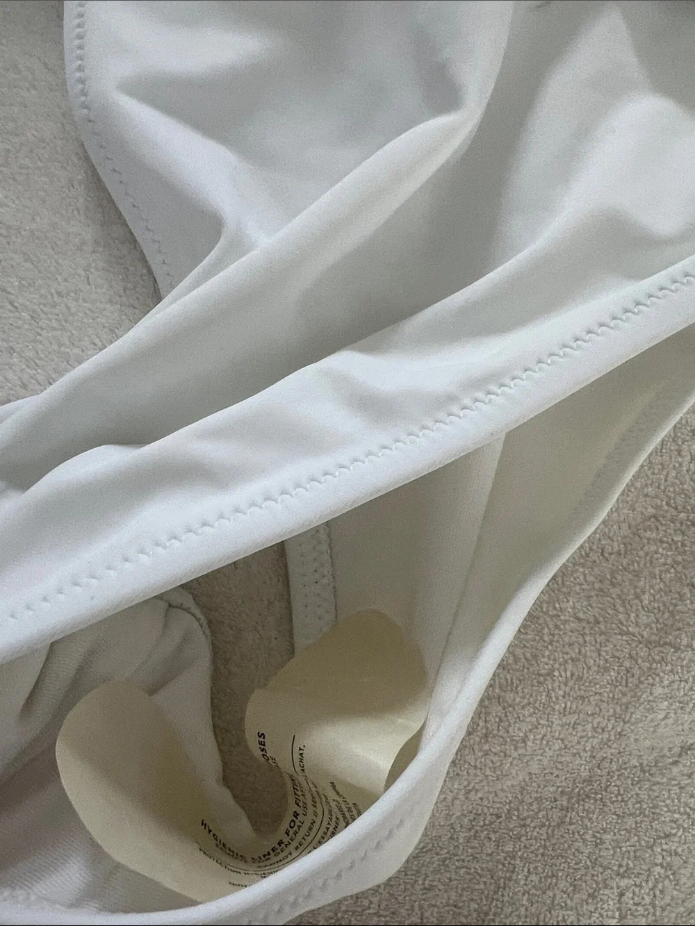 aerie sleek white
